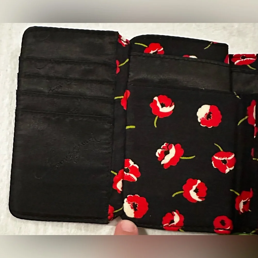 NWT Vera Bradley Euro Wallet Poppy Fields Floral Quilted - Picture 6 of 7